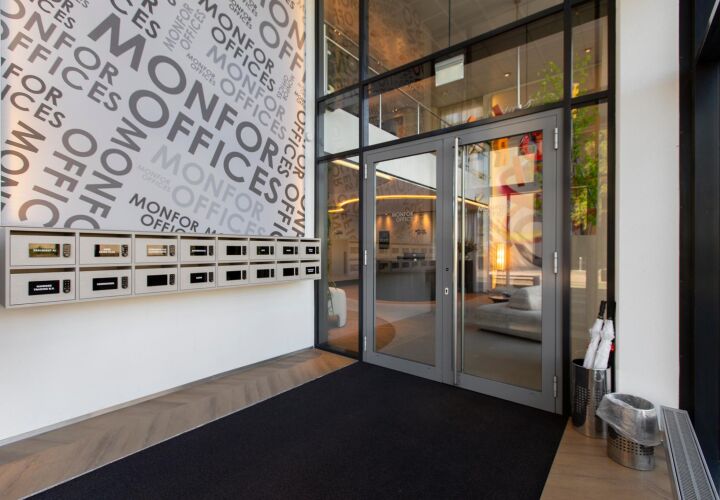 Sir Winston Churchillln 299 a